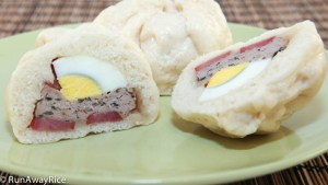 Steamed Pork Buns with Savory Ground Pork, Chinese Sausage and Eggs--a great quick meal or snack! | recipe from runawayrice.com