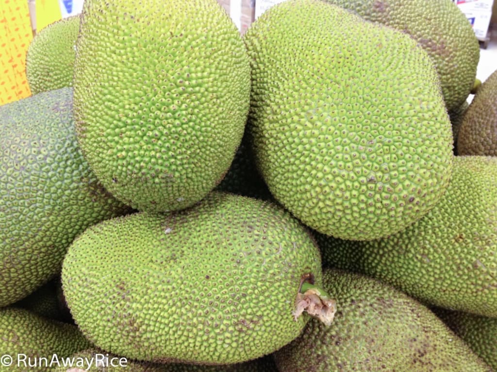 Jackfruit - Strange-Looking but Delicious Tropical Fruit | runawayrice.com