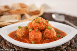 Serve these delcious Vietnamese meatballs with some hot and crusty bread for a quick meal. | runawayrice.com