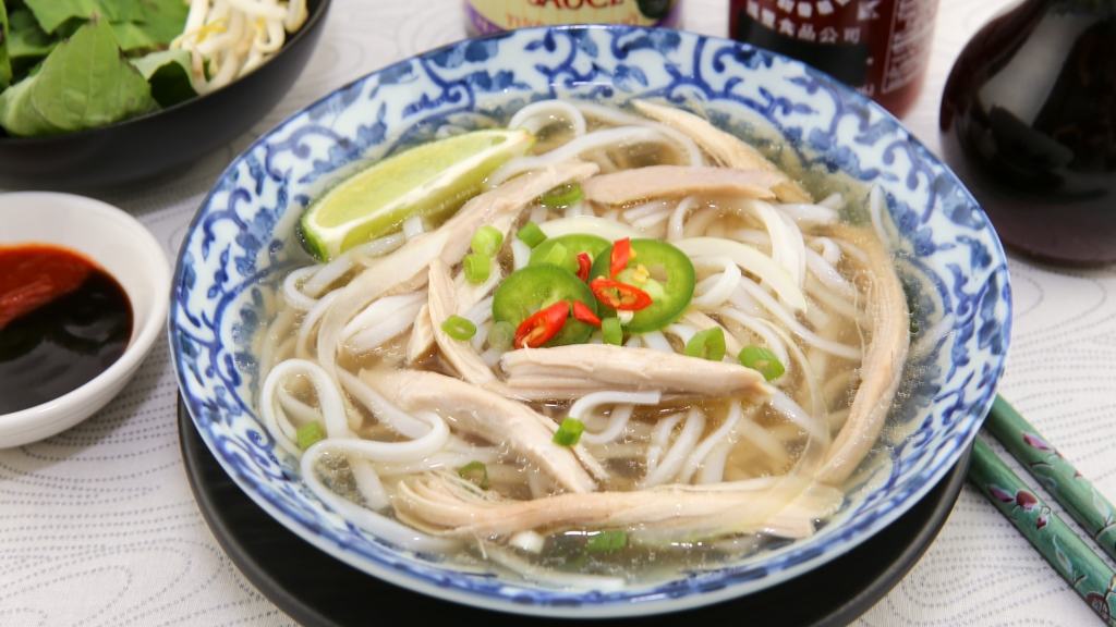 Instant Pot Pho Ga / Vietnamese Chicken Noodle Soup - Authentic Recipe, Made in the Instant Pot | recipe from runawayrice.com