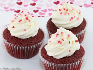 Indulge your special someone with decadent Red Velvet Cupcakes with Cream Cheese Frosting | recipe from runawayrice.com