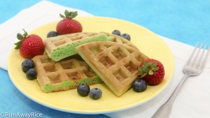 Pandan Waffles (Banh Kep La Dua) - The best waffles you've ever had! | recipe from runawayrice.com