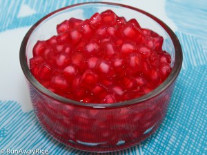 Easy recipe (and video) for making mock pomegranate seeds (hot luu) to enjoy with your favorite desserts and icy drinks! | recipe from runawayrice.com