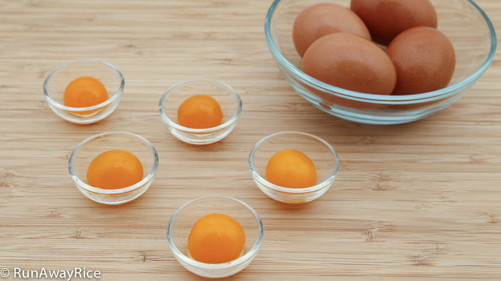 Salted Eggs (Trung Muoi) - RunAwayRice