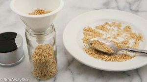 How to Roast Sesame Seeds | recipe from runawayrice.com