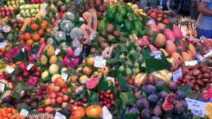 Abundant Fresh Fruit at La Boqueria Market | runawayrice.com