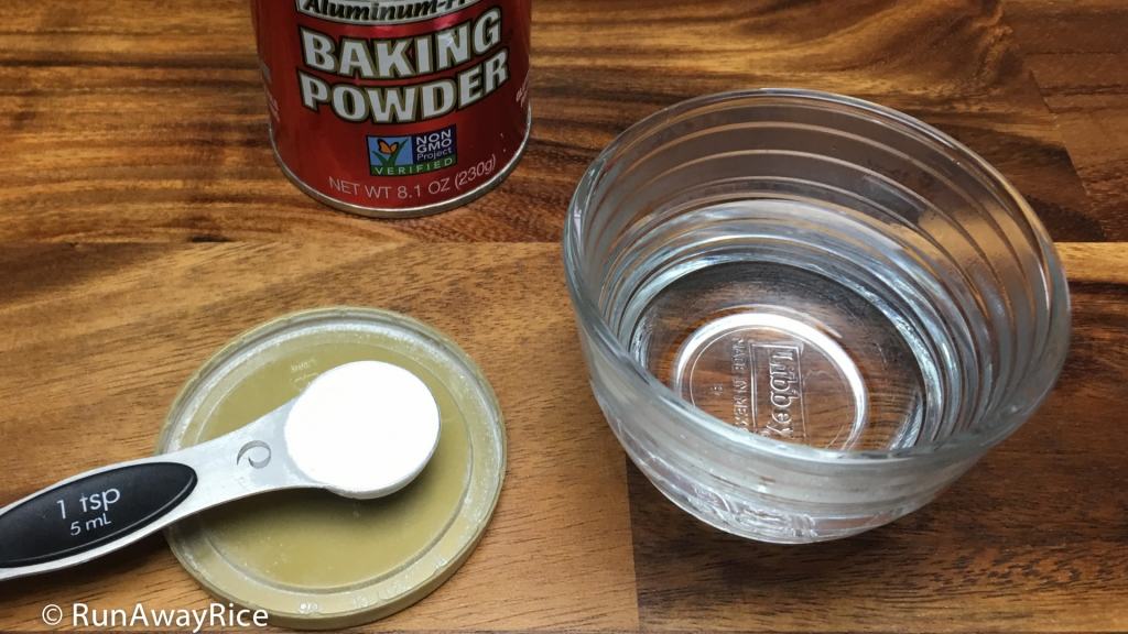 10 Second Baking Powder Test: 1 tsp baking powder and hot water | runawayrice.com