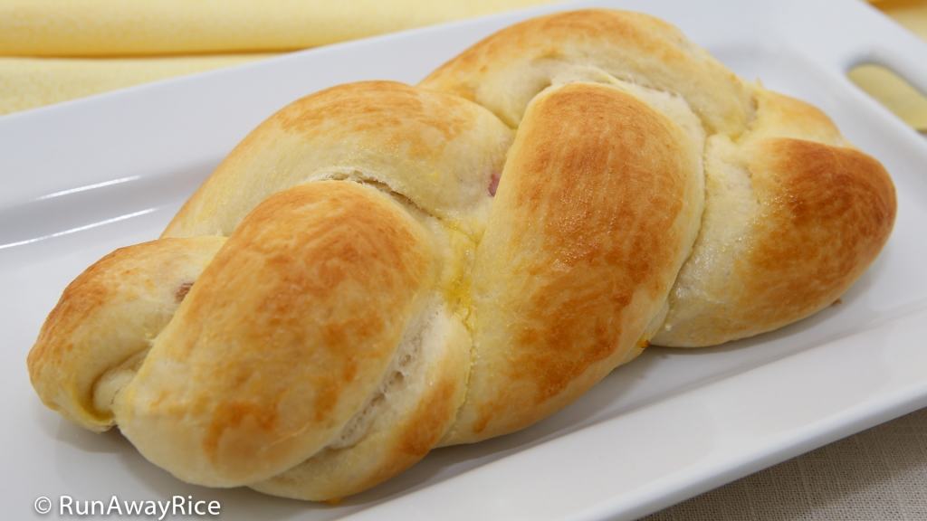 Ham and Cheese Braided Bread | recipe from runawayrice.com