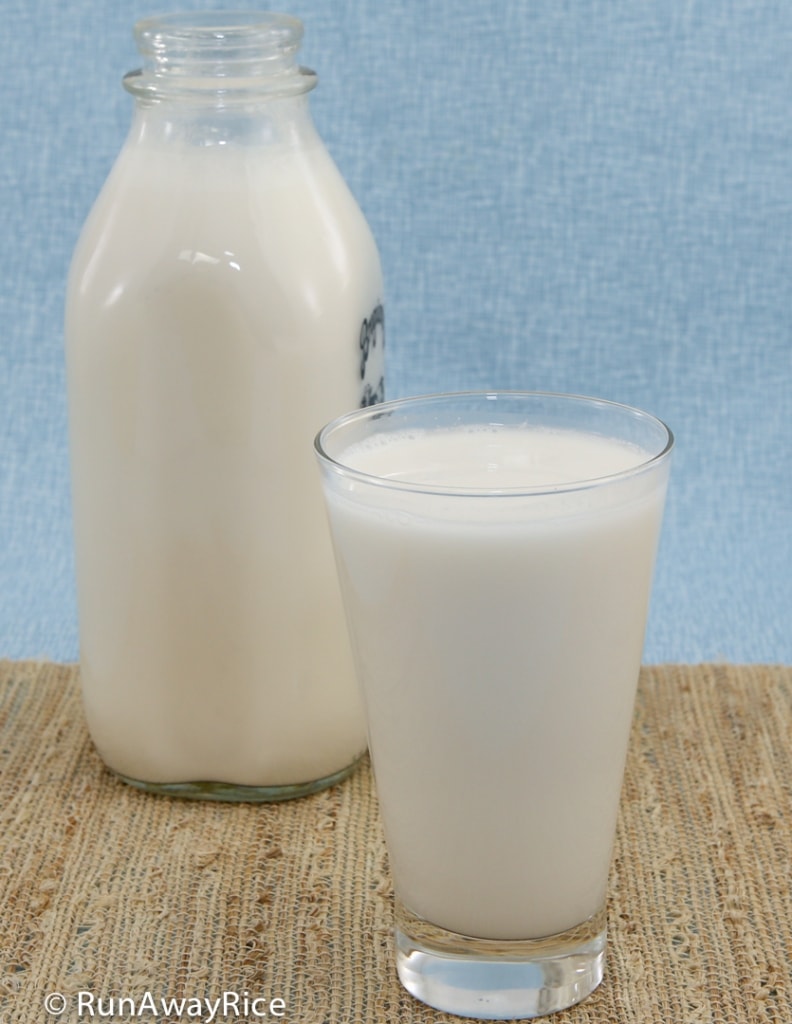 Rice Milk - homemade and super easy to make! | recipe from runawayrice.com