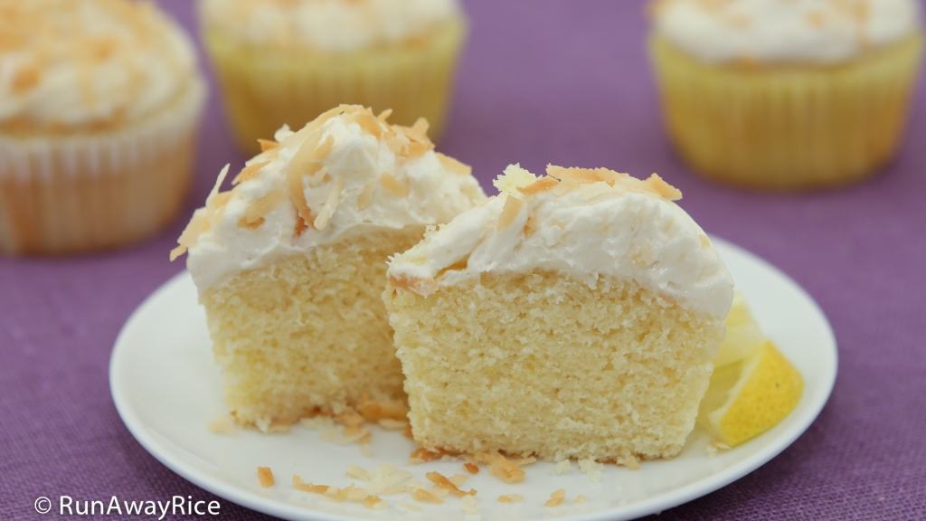 Lemon Cupcakes with Toasted Coconut - with a scrumptious cream cheese frosting! | recipe from runawayrice.com
