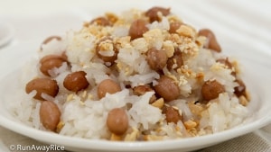 Sticky Rice and Peanuts (Xoi Dau Phong) - delicious and healthy breakfast! | recipe from runawayrice.com