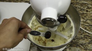 Making Cream Cheese Spritz Cookie Dough-Add Vanilla Extract | recipe from runawayrice.com