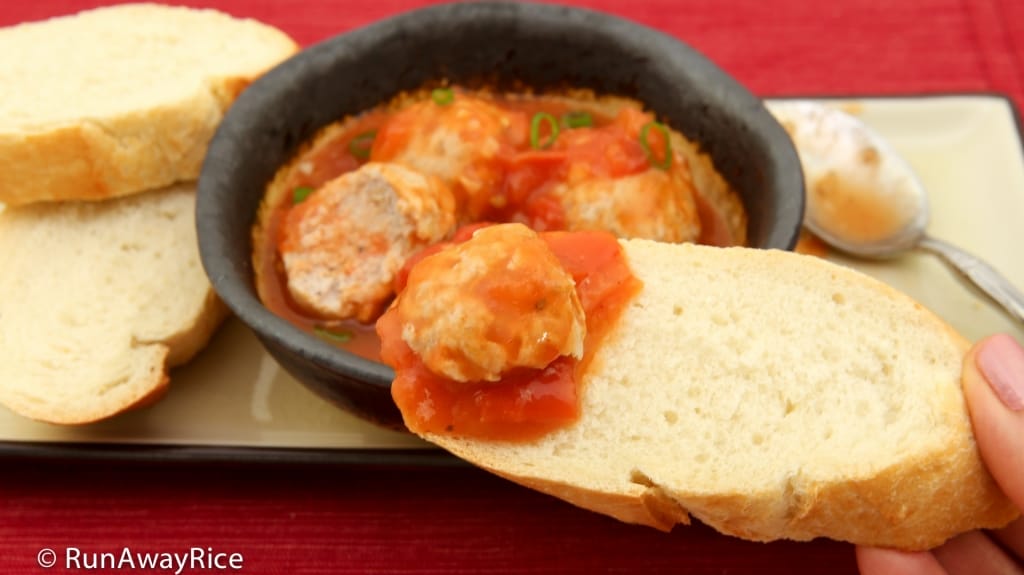 Vietnamese Meatballs (Xiu Mai) - delicious hearty meatballs in a zesty tomato sauce! | recipe from runawayrice.com
