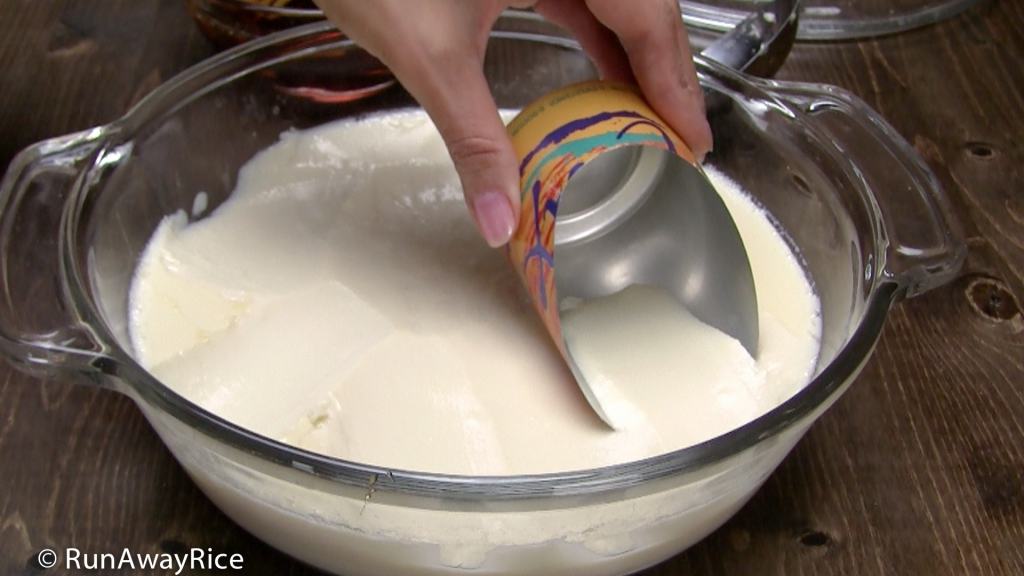 Tofu Pudding (Dau Hu Nuoc Duong) - Use a soda can to cut the pudding into thin layers | recipe from runawayrice.com