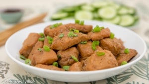 Braised Black Pepper Pork (Thit Kho Tieu) - Shortcut Caramel Sauce | recipe from runawayrice.com