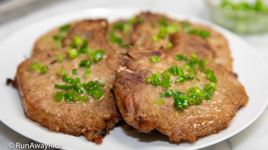 Grilled Lemongrass Pork Chops (Suon Nuong Xa) - Flavorful and Juicy Pork Chops, Easy Recipe | recipe from runawayrice.com