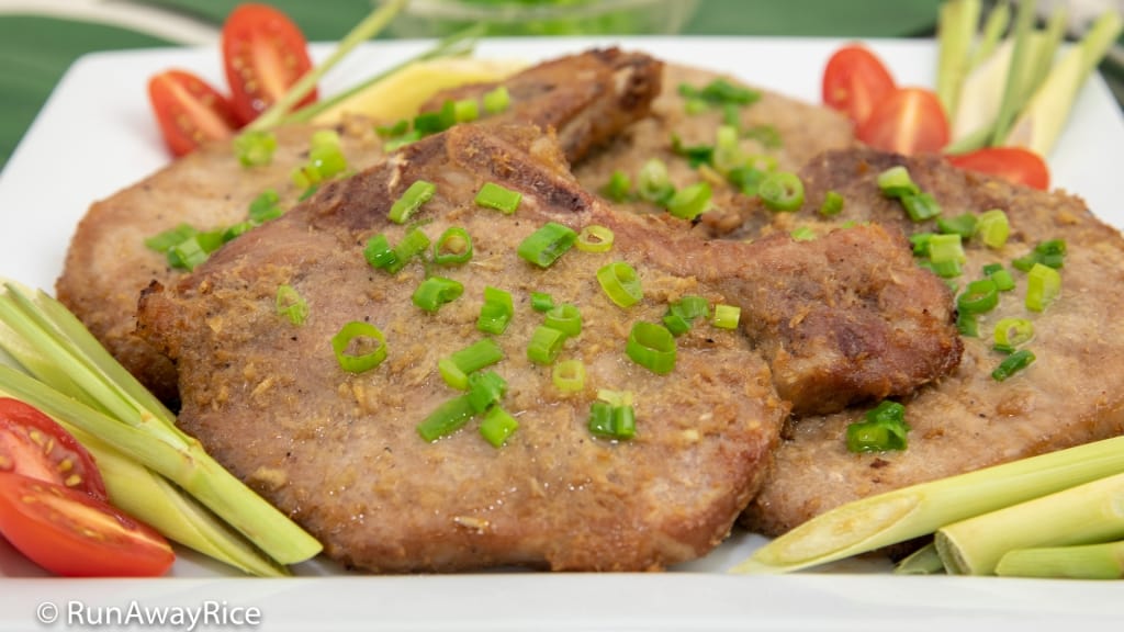 Grilled Lemongrass Pork Chops (Suon Nuong Xa) - Restaurant Recipe Revealed | recipe from runawayrice.com