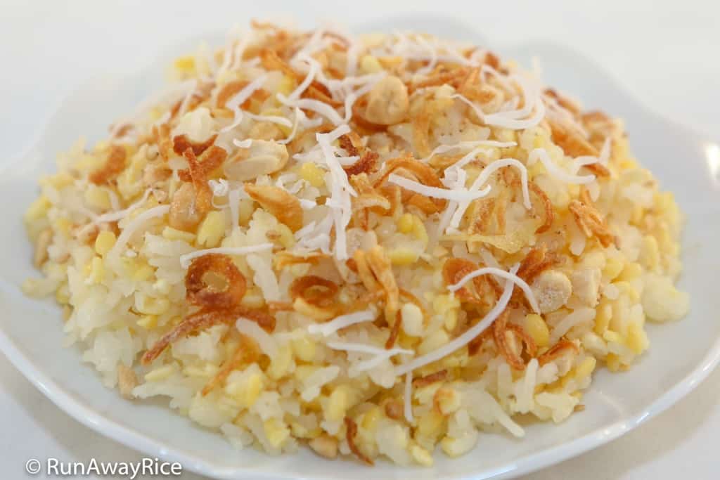 Sticky Rice and Mung Bean (Xoi Xeo) - Quick Rice Cooker Method | recipe from runawayrice.com