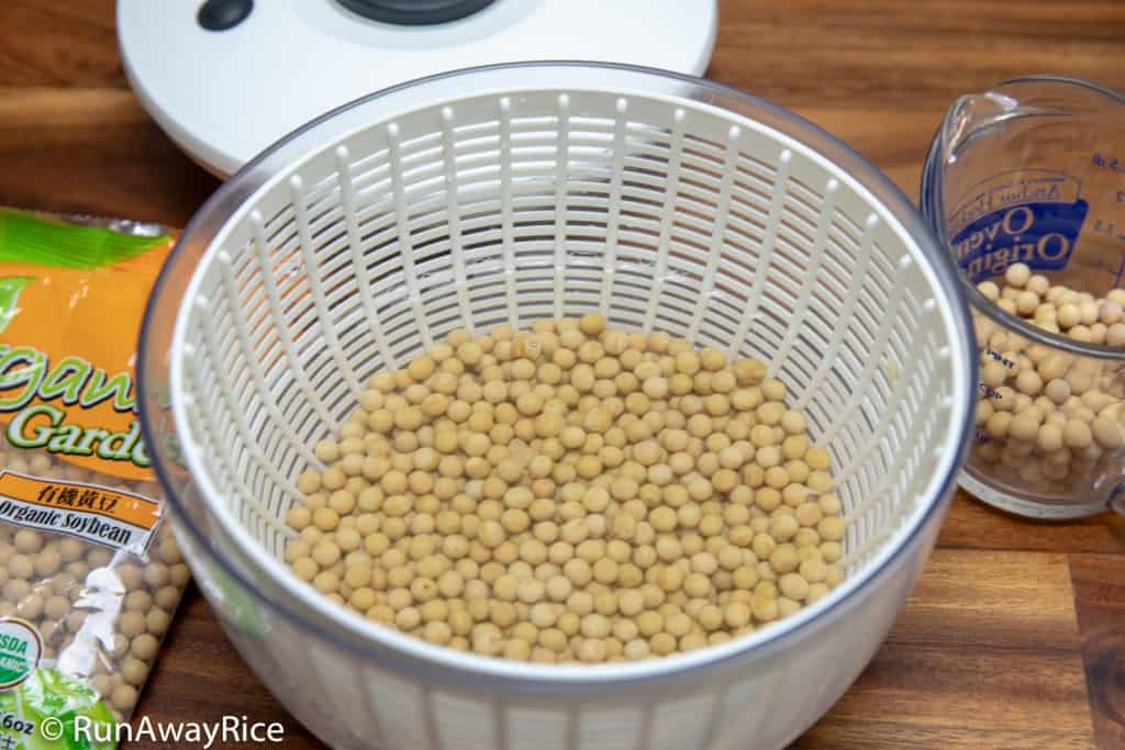 Top 5 Uses for My Salad Spinner - Soak and Rinse Dry Beans | runawayrice.com
