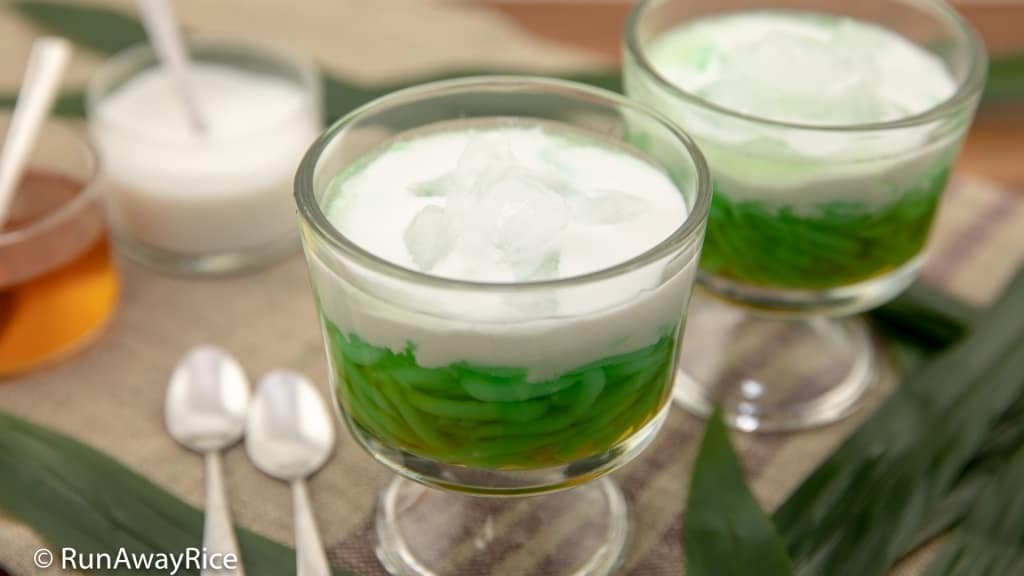 Pandan Jelly Dessert (Che Banh Lot) - Cool and Refreshing Dessert Drink | recipe from runawayrice.com