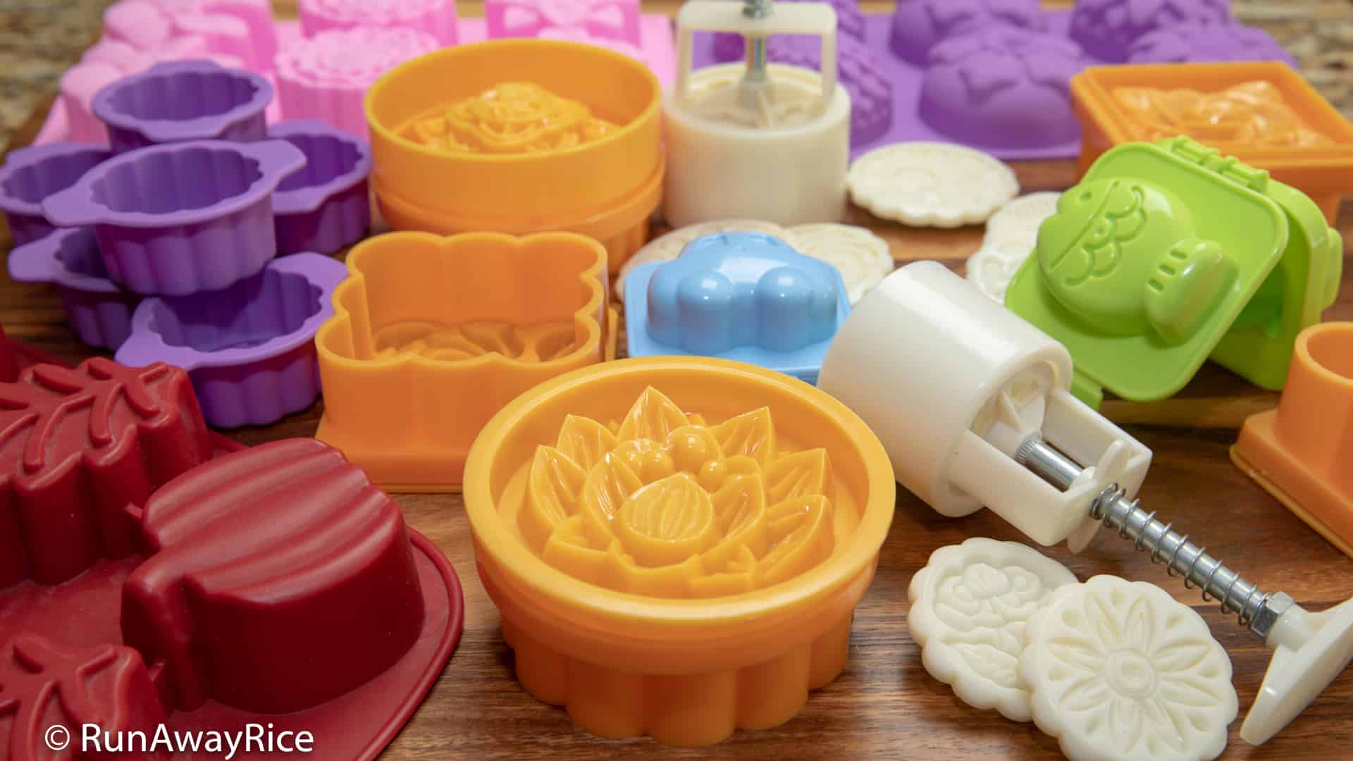 Safe Round Mold Pastry Mooncake Flower Moon Moulds Stamp Decors Cake Cookies DIY 