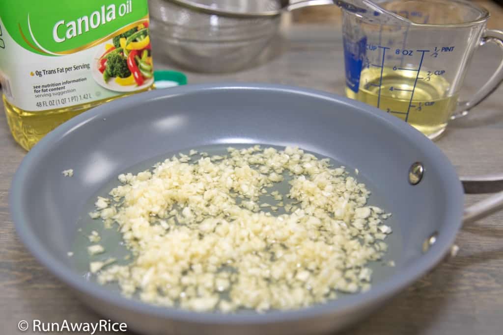 Fried Garlic (Toi Phi) - Easy Homemade Recipe! | recipe from runwayrice.com