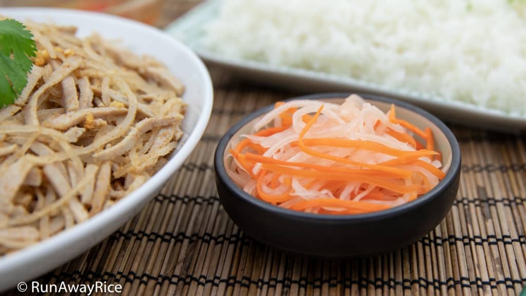 Shredded Pork Skin (Bi Heo) - Must-Try Rice Plate | recipe from runawayrice.com