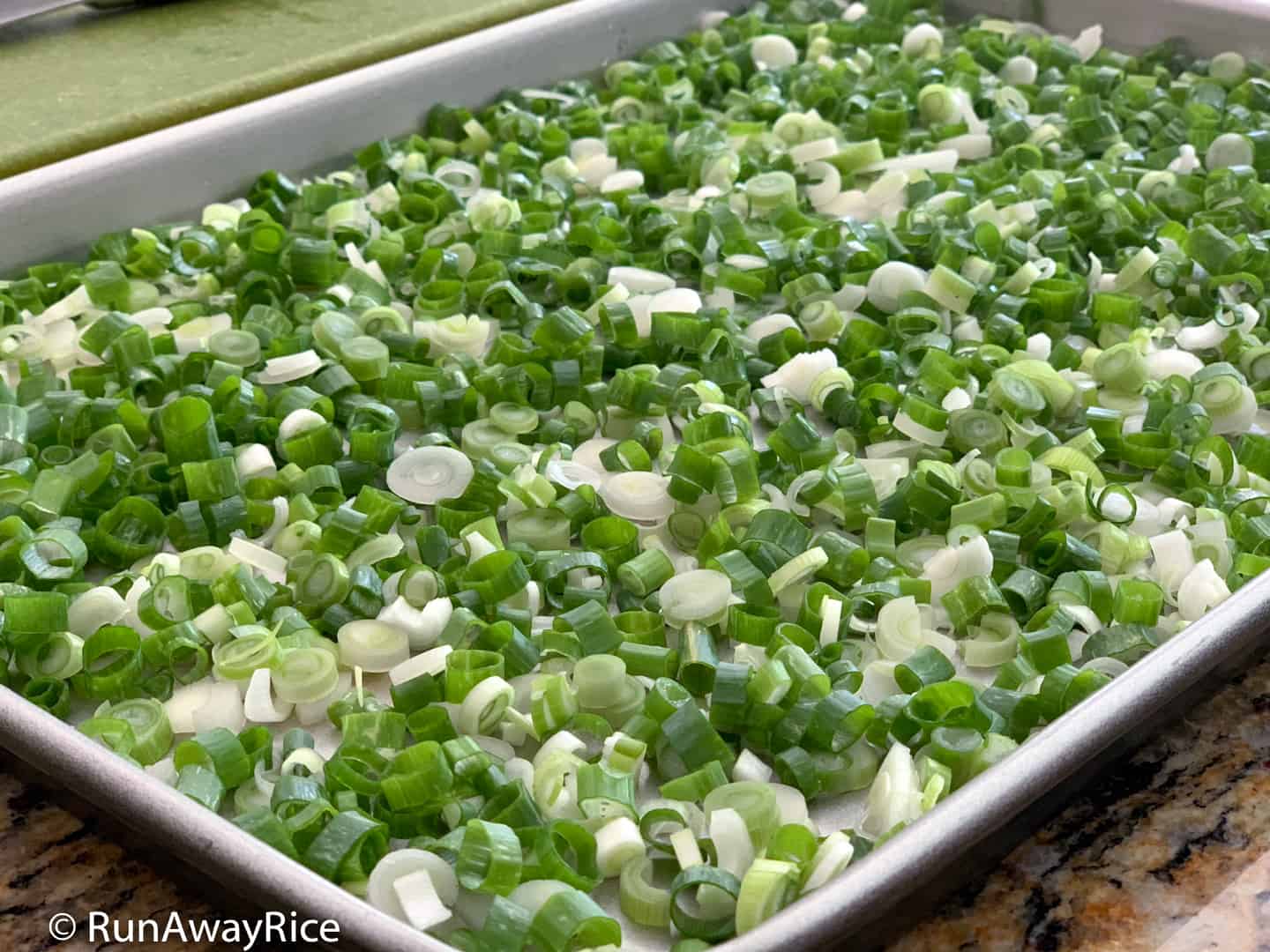 http://runawayrice.com/wp-content/uploads/2018/10/How-To-Freeze-Green-Onions-Spread-Out-Baking-Sheet.jpg