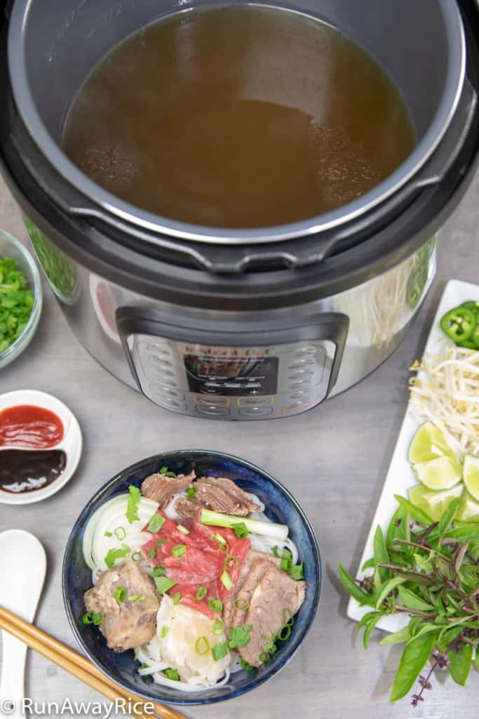 Instant Pot Beef Pho / Vietnamese Beef Noodle Soup / Pho Bo - Shortcut Recipe, Authentic Flavors! | recipe from runawayrice.com
