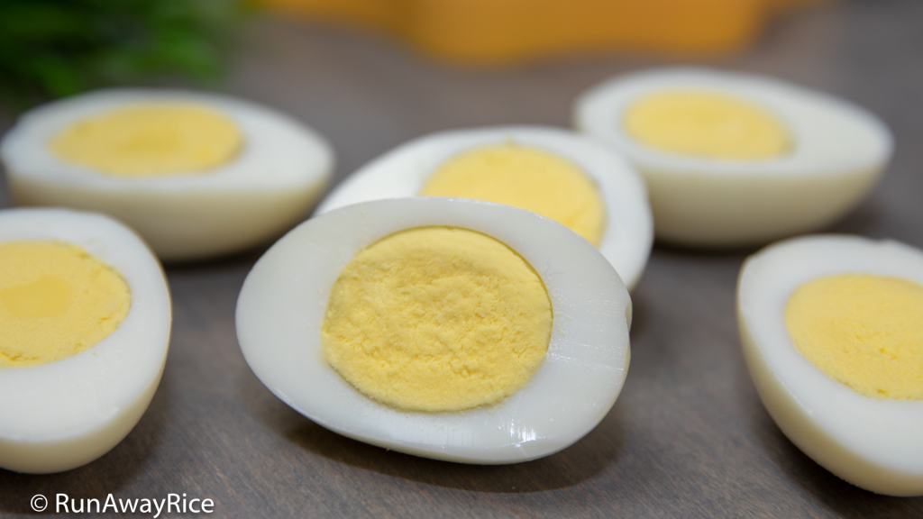 Instant Pot Hard Boiled Eggs - 5-5-5 Method | recipe from runawayrice.com