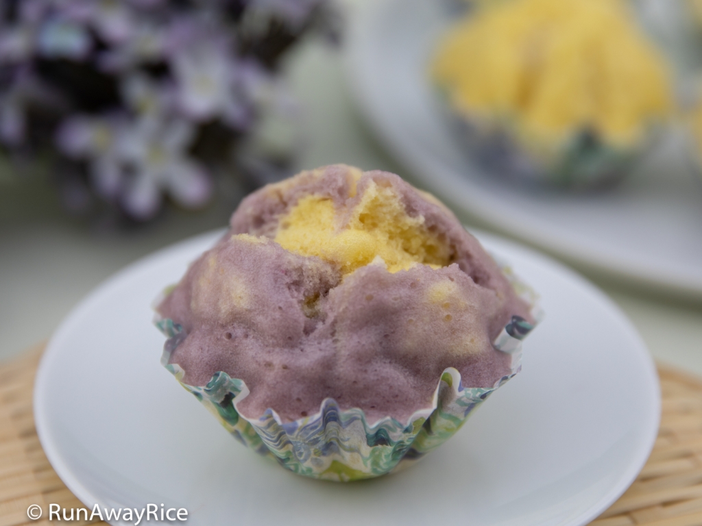 Steamed Cupcakes (Banh Thuan Hap) - No-Bake Cupcakes, Moist and Fluffy | recipe from runawayrice.com