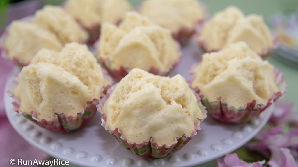 Steamed Cupcakes (Banh Thuan Hap) - No-Bake Cupcakes, Moist and Fluffy | recipe from runawayrice.com