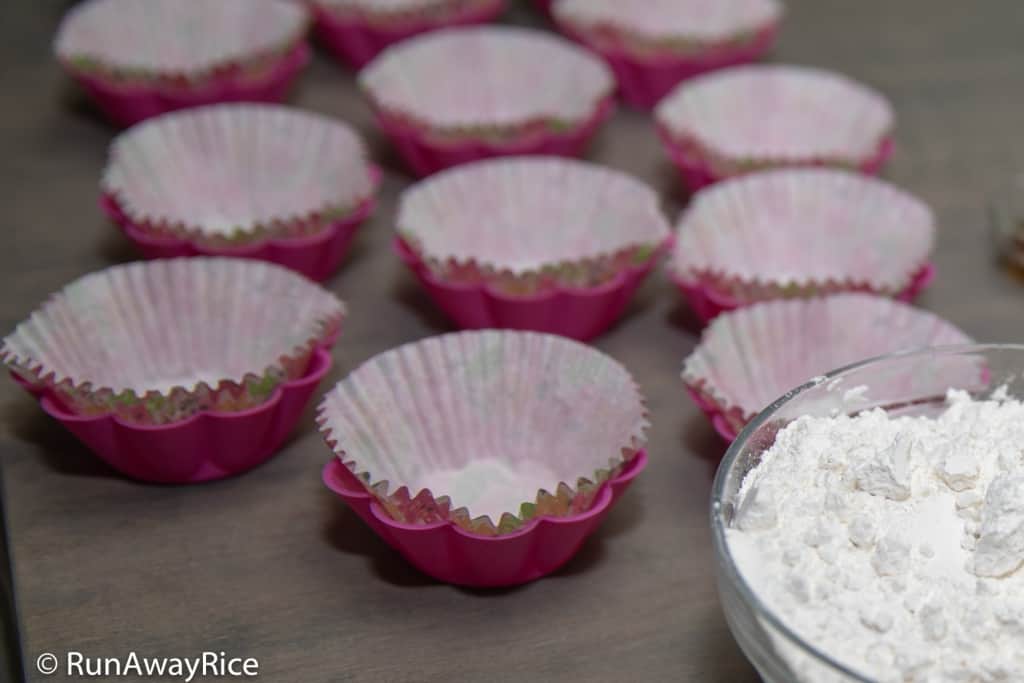 Steamed Cupcakes (Banh Thuan Hap) - No-Bake! Moist and Fluffy Cupcakes | recipe from runawayrice.com