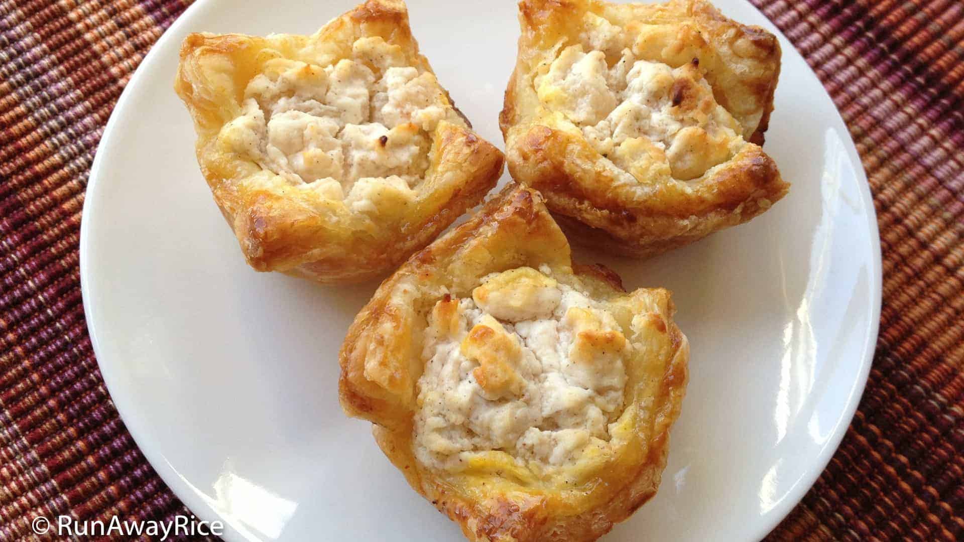 Asian Pear and Goat Cheese Tartlets - Go-To Party Snack Recipe | recipe from runawayrice.com