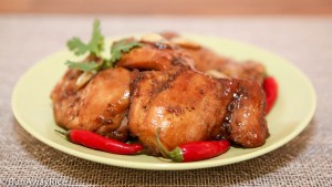 Sweet and Savory Sauteed Chicken (Ga Ro Ti) Mouth-wateringly good and very easy to make! | recipe from runawayrice.com