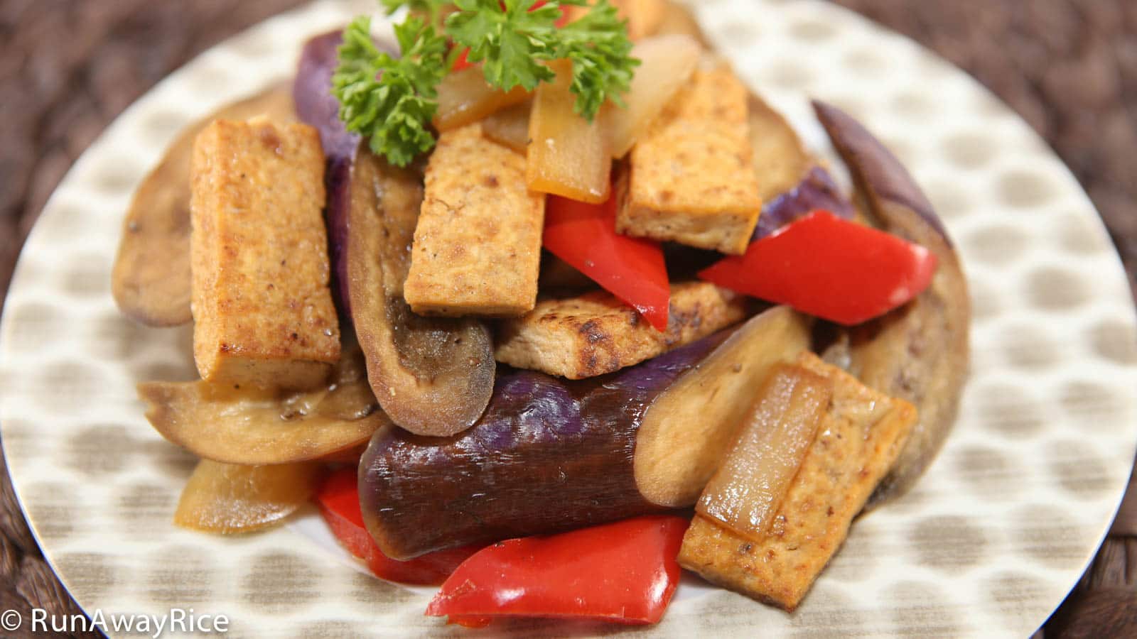Tofu and Eggplant Stir-Fry (Dau Hu Xao Ca - RunAwayRice