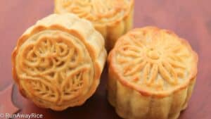 So beautiful and so scrumptious, these mooncakes are easy to make!