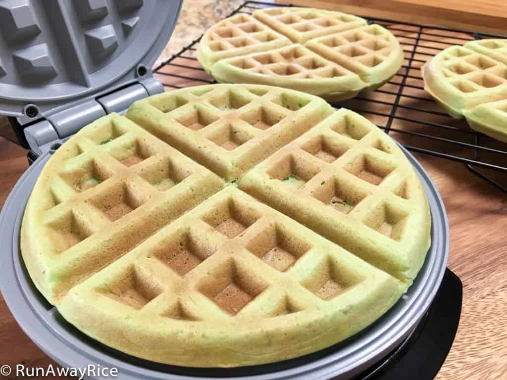 Pandan Waffles (Banh Kep La Dua) - Super Easy Recipe! | recipe from runawayrice.com