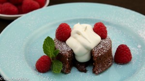 Decadent Chocolate Lava Cake | recipe from runawayrice.com