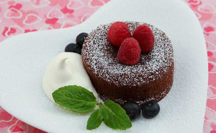 How to Make Chocolate Lava Cake With Just 5 Ingredients