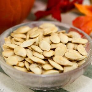 How to Roast Pumpkin Seeds | recipe from runawayrice.com