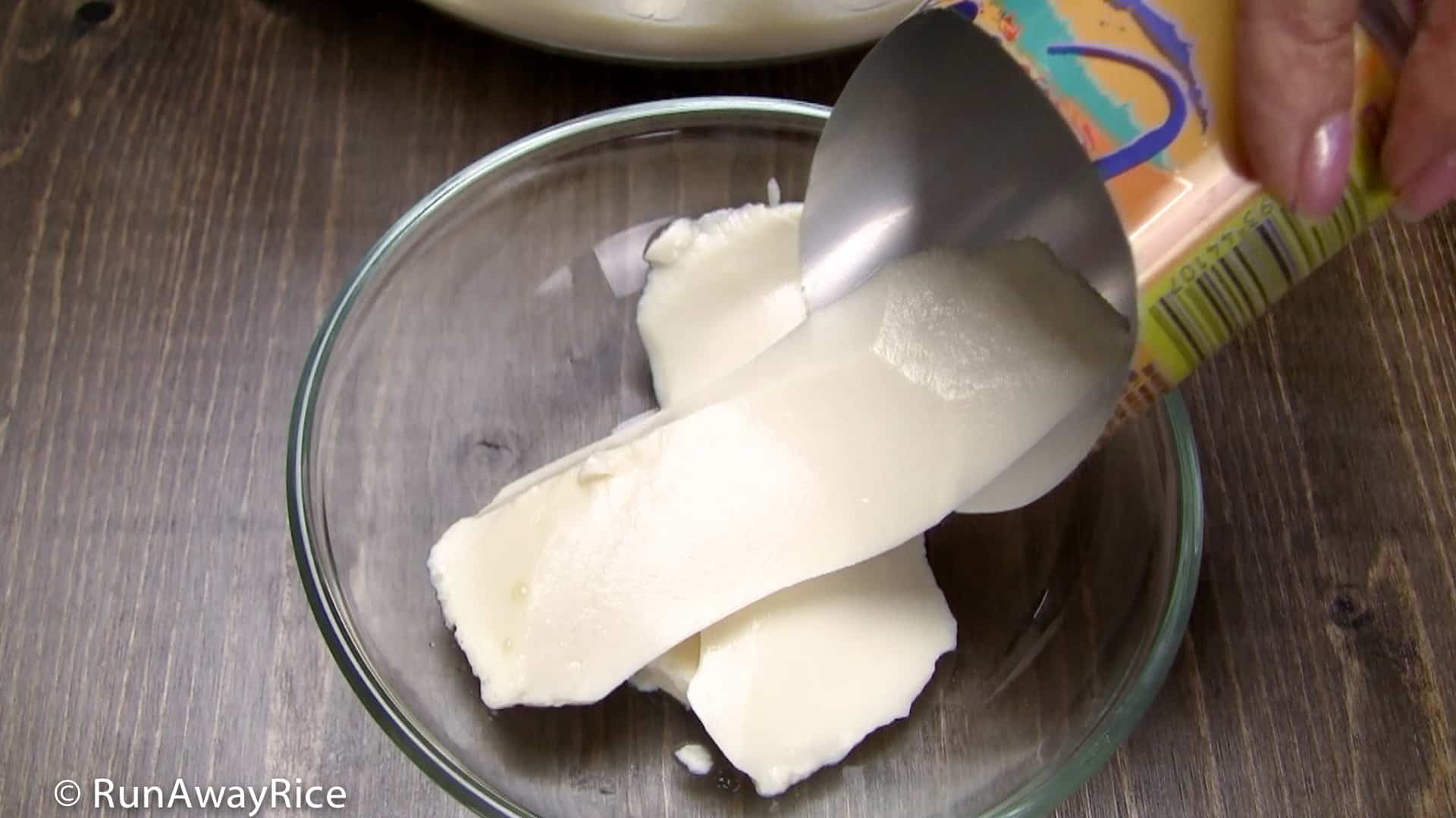 Tofu Pudding (Dau Hu Nuoc Duong / Tao Pho) Easy Recipe with Video