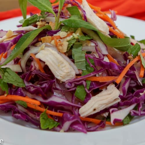 Purple Cabbage Chicken Salad (Goi Ga Bap Cai Tim) - Refreshing, Crispy Salad | recipe from runawayrice.com
