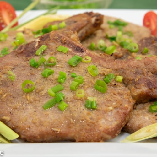 Grilled Lemongrass Pork Chops (Suon Nuong Xa) - Restaurant Recipe Revealed | recipe from runawayrice.com