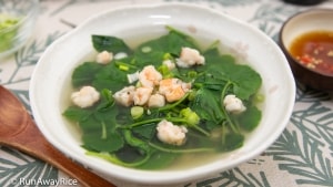 Pennywort Soup (Canh Rau Ma) - Light and Healthy Soup | recipe from runawayrice.com