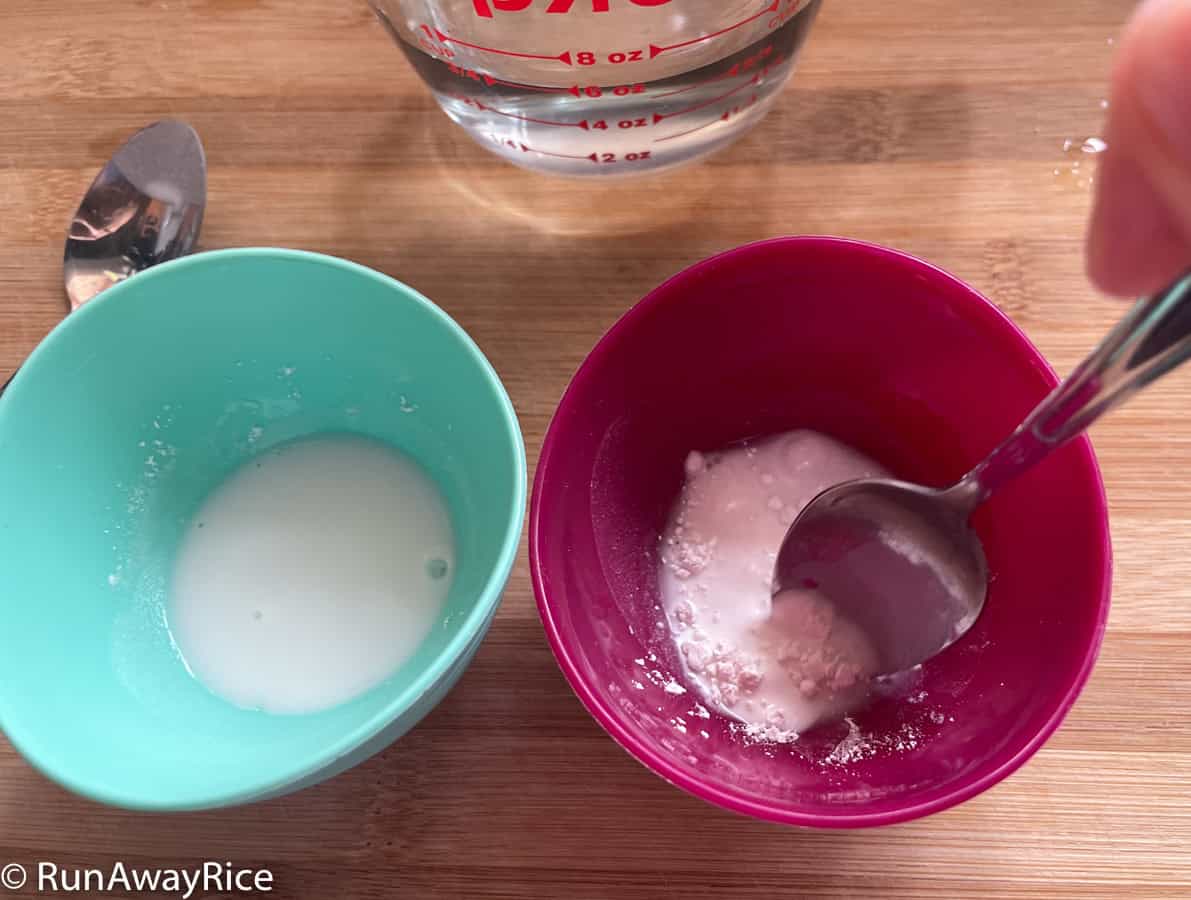 Step showing a spoon stirring rice flour and glutinous rice flour with water to prepare for the microwave test.